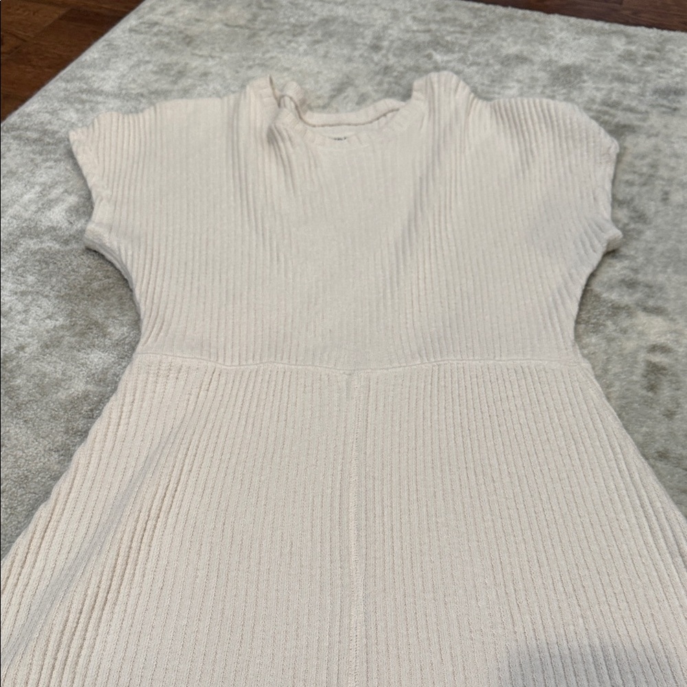 Everlane Elegant Cream Ribbed Dress size large like new! Never worn! - Picture 4 of 6